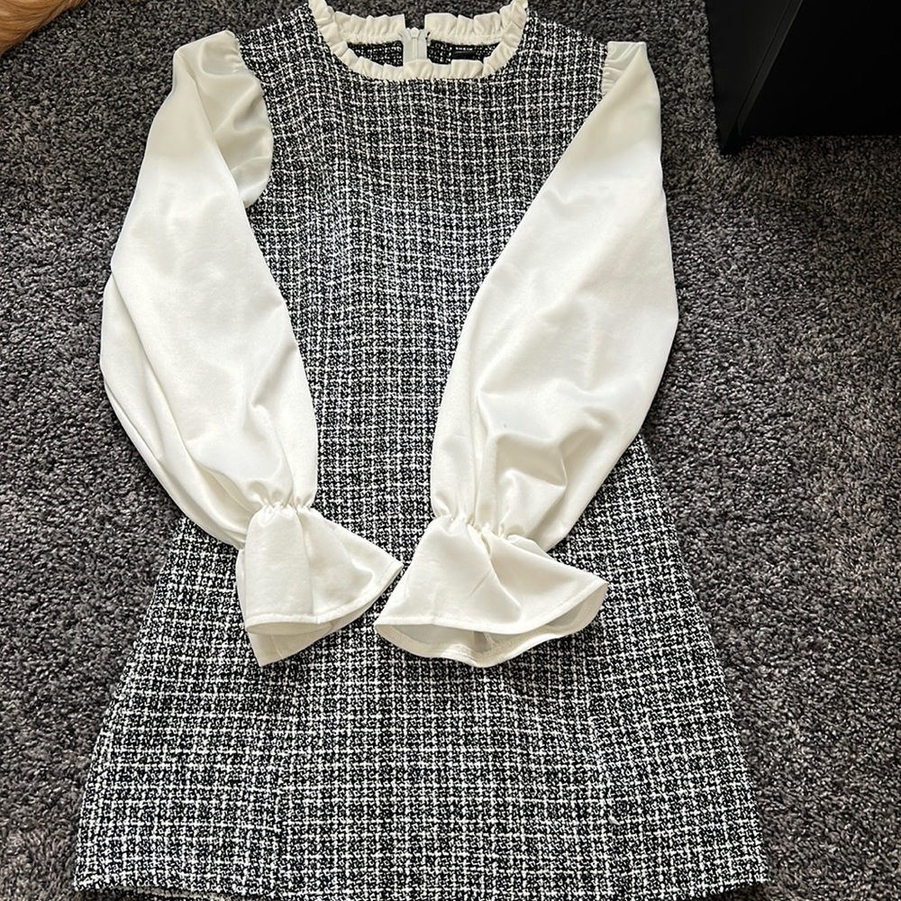 Black and white knit dress